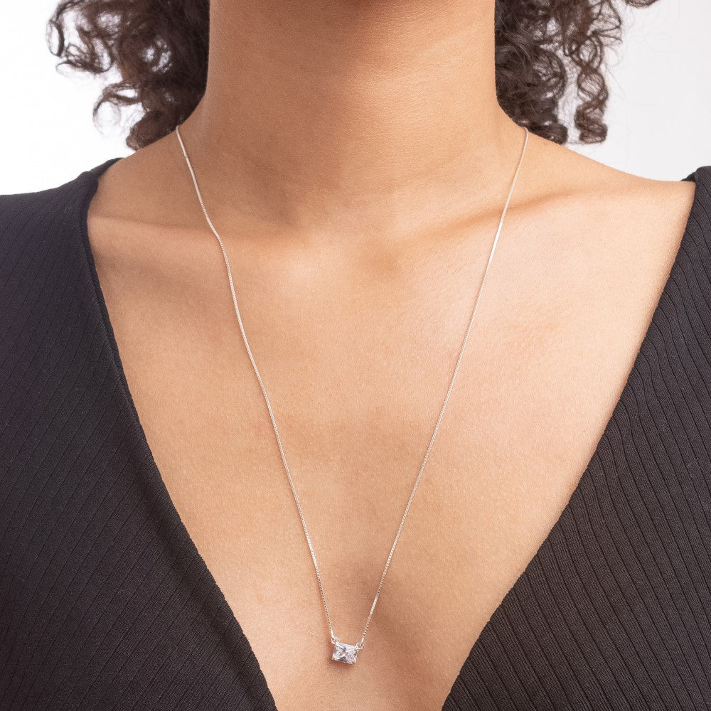 Escapulário em Prata 925 Perola e Pedra Retangular